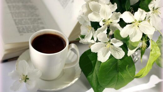 Красивые цветы, чашечка кофе, весна   приятные картинки  8